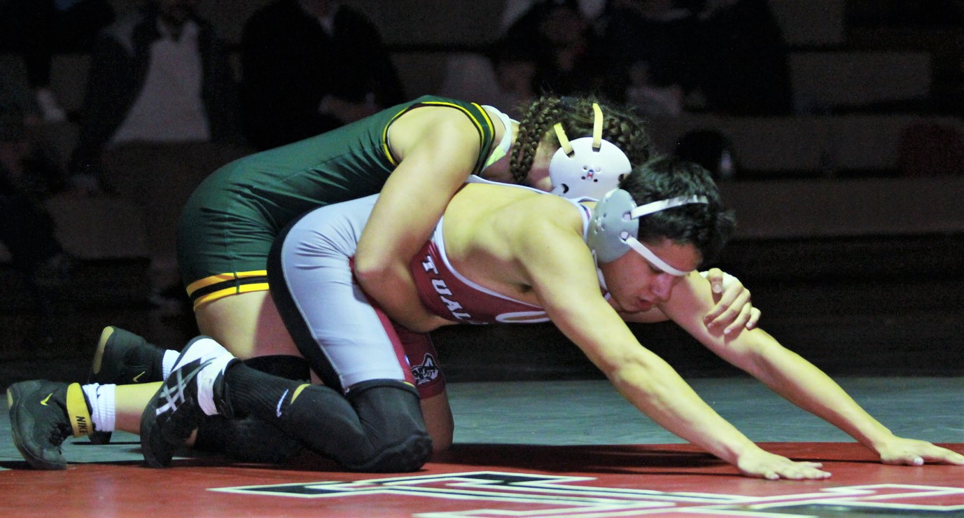 Men Wrestling Women powerful wrestler pins her man