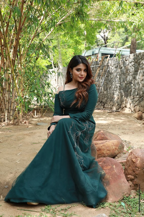 Aathmika at Naragasooran Trailer Launch