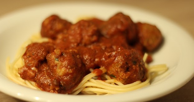 Leckereien aus der (Mini-)Küche: Spaghetti mit Tomatensoße und ...