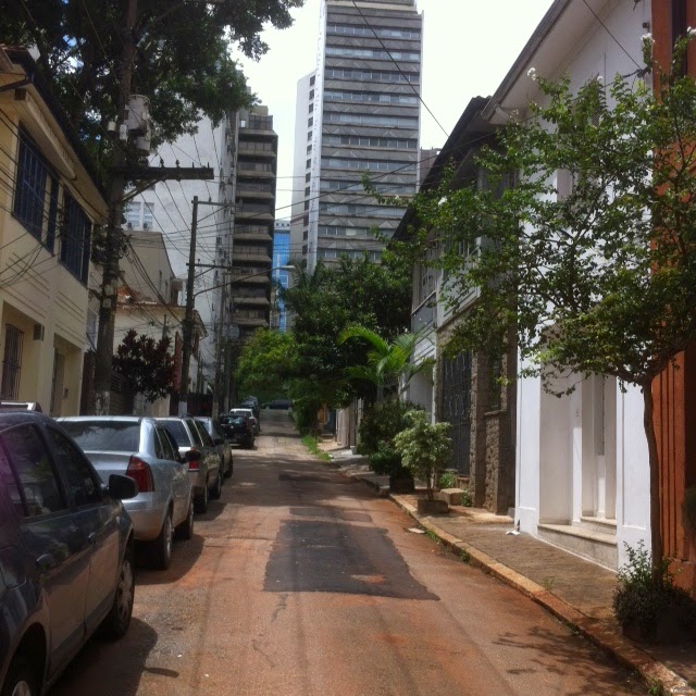 Coisas de Ledesma: O começo do fim da rua Moacir Pizza