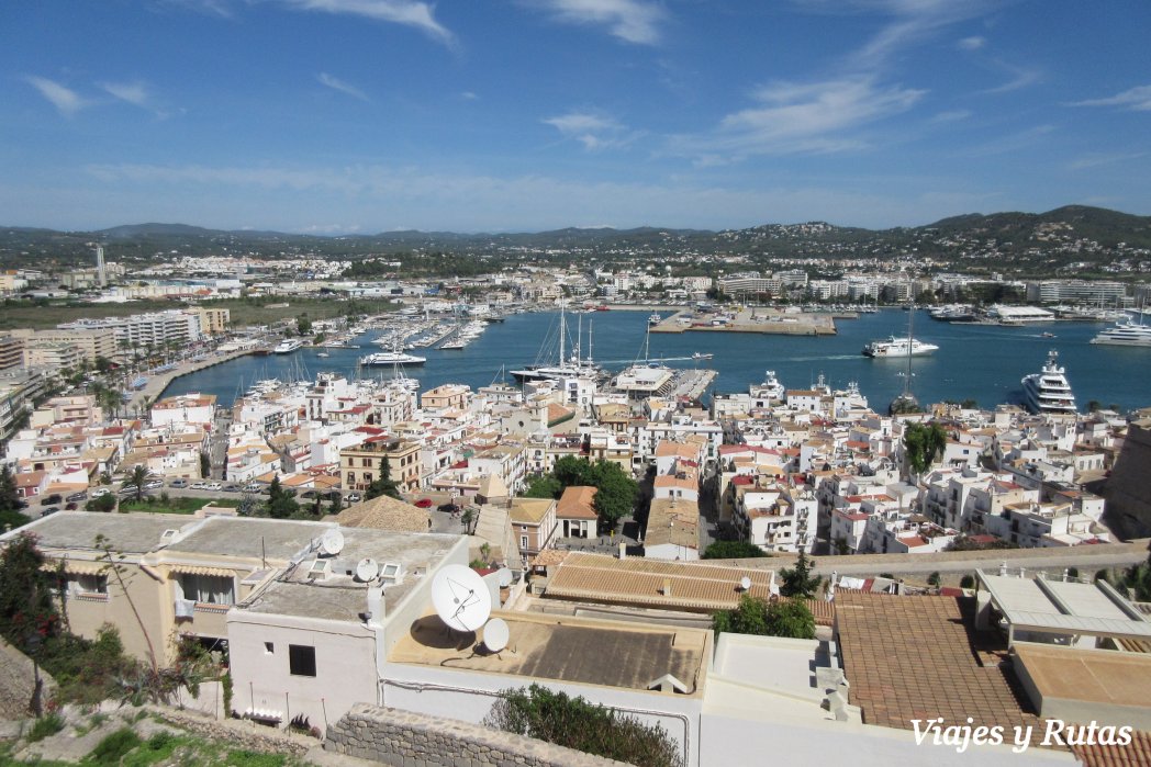 Vistas de Ibiza desde los miradores de dalt Vila