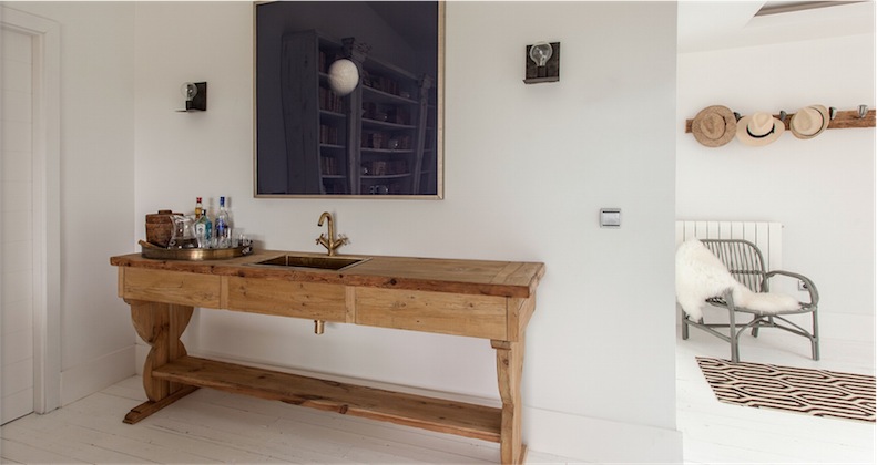 UNA CASA ESPECIAL [] SINGULAR HOME