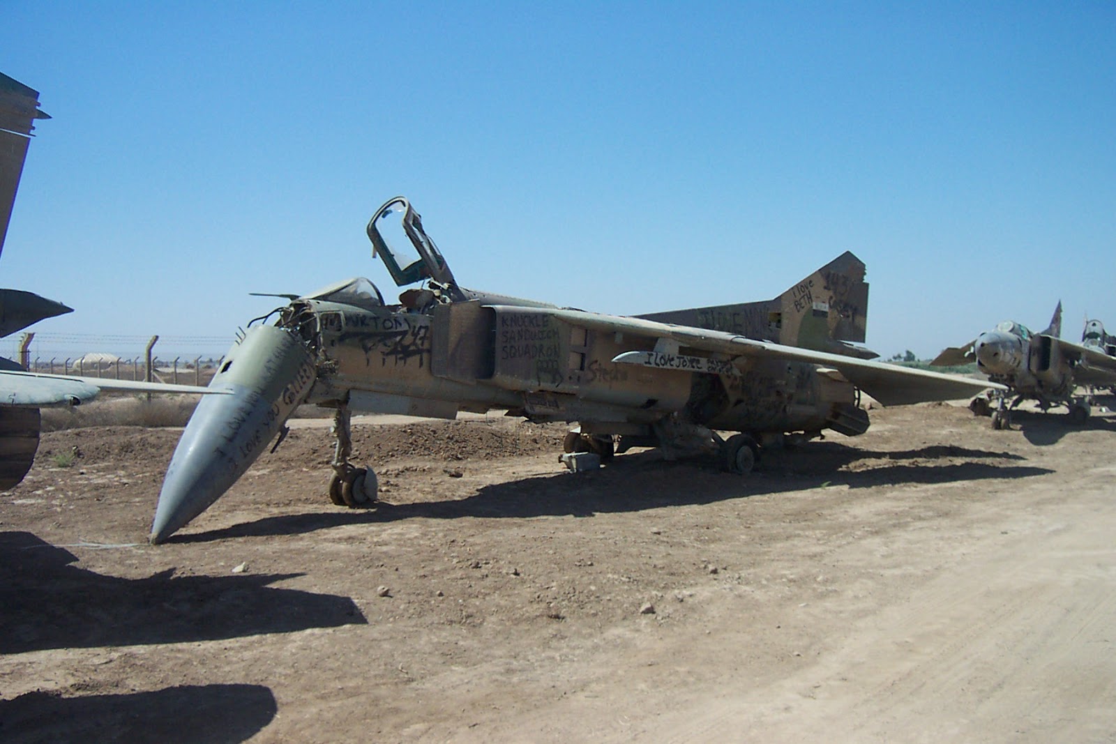IRAK+MIG-23MF+23137+BALAD+2005.jpg