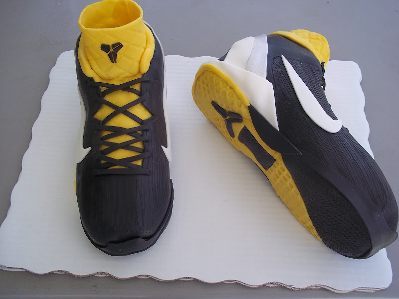 Violet's Custom Cakes Kobe 7 Basketball Shoe Cake