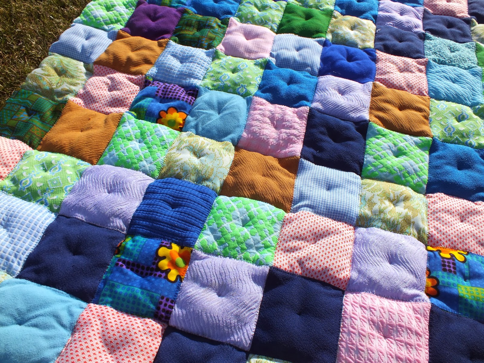 straythreads Biscuit Quilt