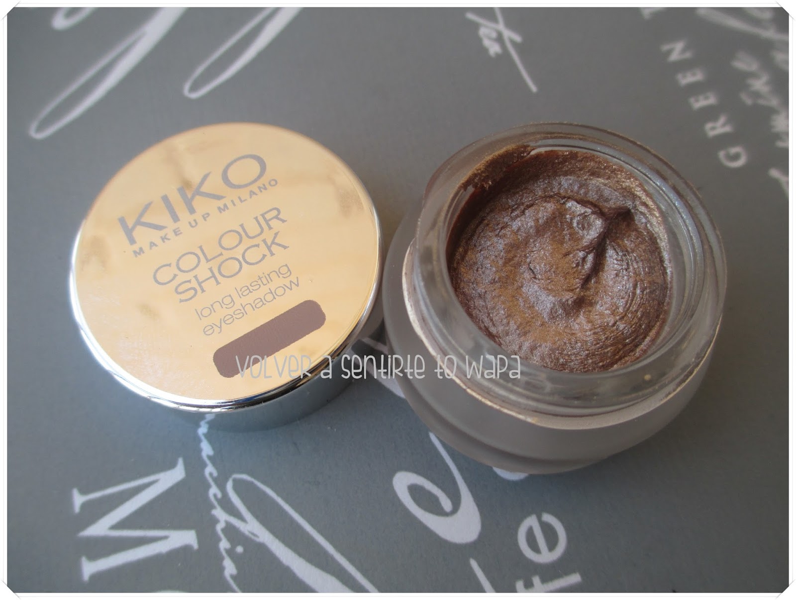 Kiko - Colección Boulevard Rock - Color Shock Long Lasting Eyeshadow - 104 Snappy Brass