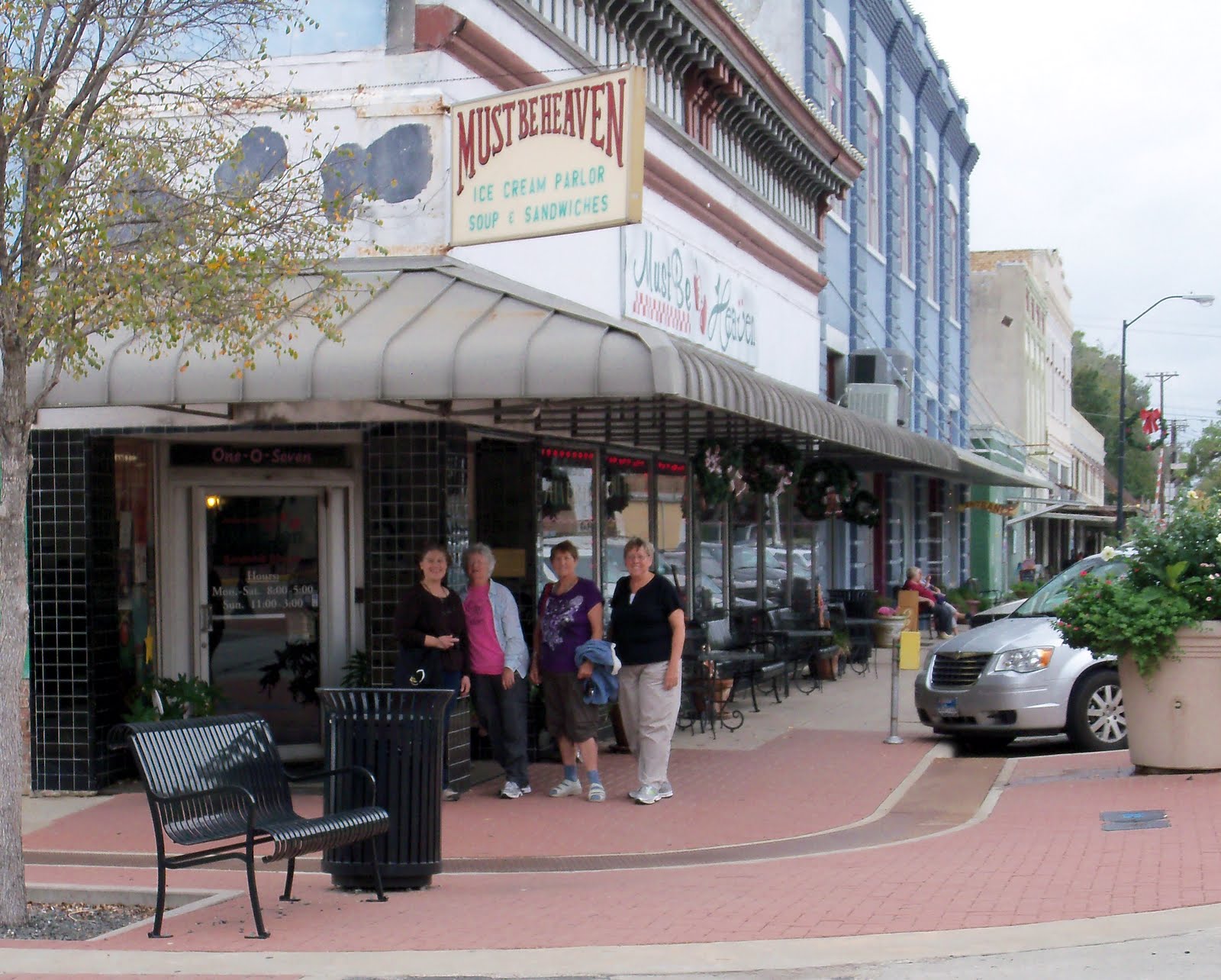 Traveling with the Longdogs Lunch at "Must Be Heaven" in Brenham