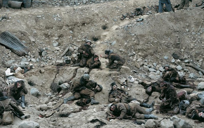 4 - Dead Troops Talk, Jeff Wall (1992) US$ 3,7 millones