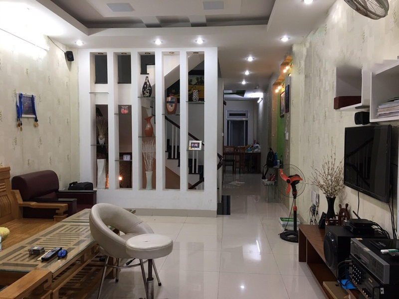 Bán nhà 2 lầu 1 trệt + 1 tum hẻm 8m đường Lê Lợi, TP Vũng Tàu Bán nhà 2 lầu 1 trệt + 1 tum hẻm 8m đường Lê Lợi, TP Vũng Tàu