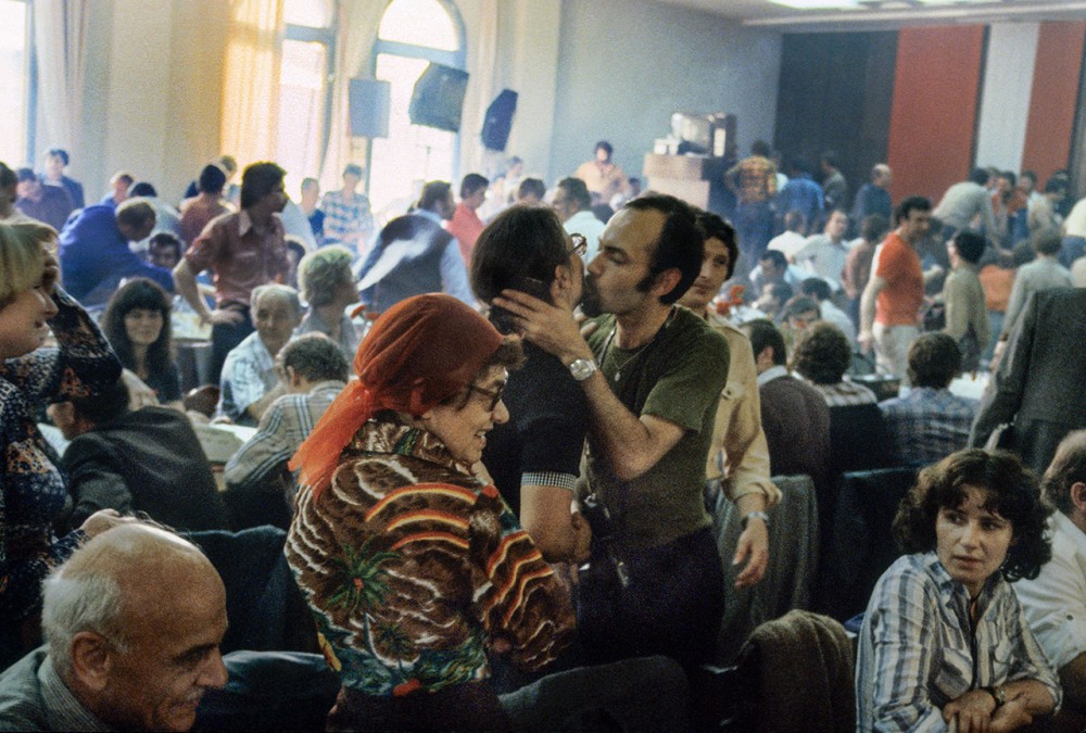 50 Astonishing Color Photographs Captured the Communist Regime in