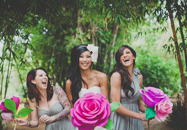 DIY rosa gigante de papel crepom para casamento — Solteiras Noivas Casadas