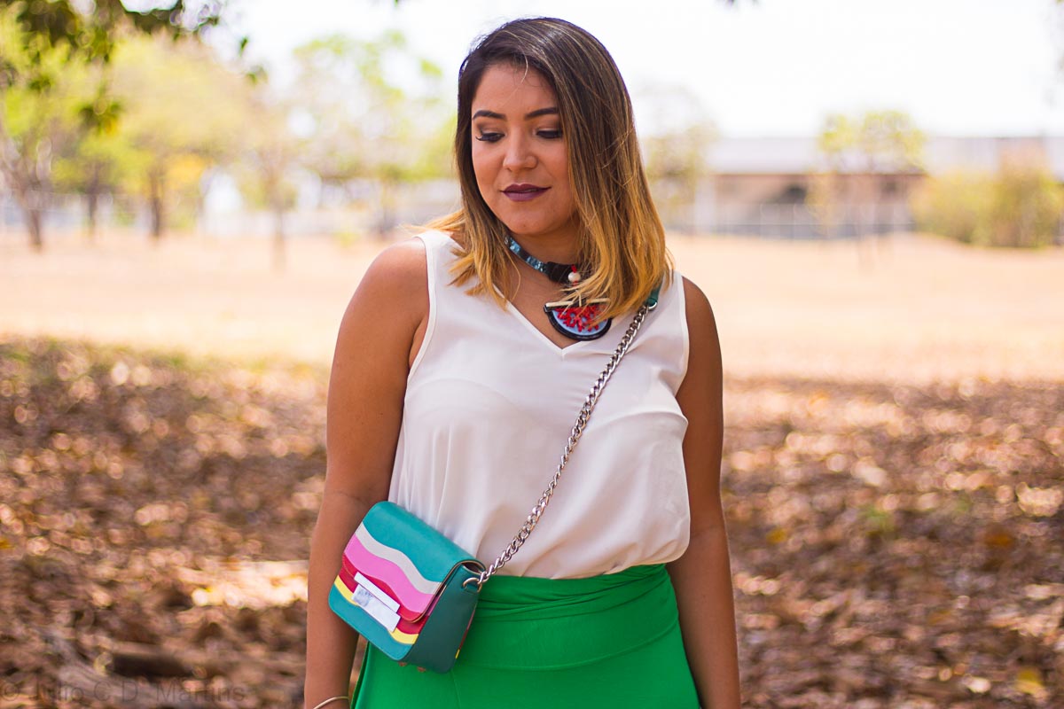 Uma peça, três looks: saia midi verde e moda compartilhada em Brasília