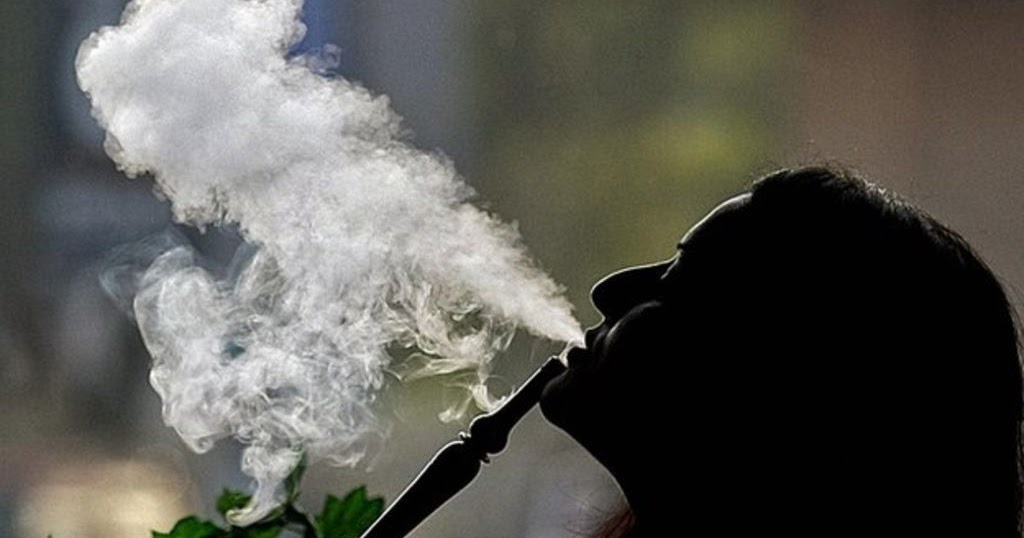 Saudi Women Smoke in Public to ‘celebrate’ their Freedom - Top 10 Ranker