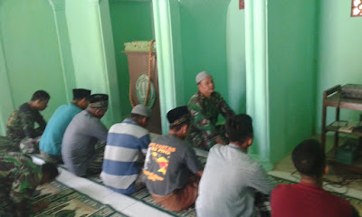 SERMA MUKHLISIN MEMIMPIN DOA BERSAMA ANGGOTA SATGAS TMMD REG KE 103 KODIM 0725/SRAGEN DENGAN MASARAKAT SUKOREJO