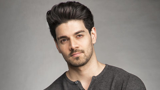 Biodata Lengkap Sooraj Pancholi Agama, Pasangan, Film