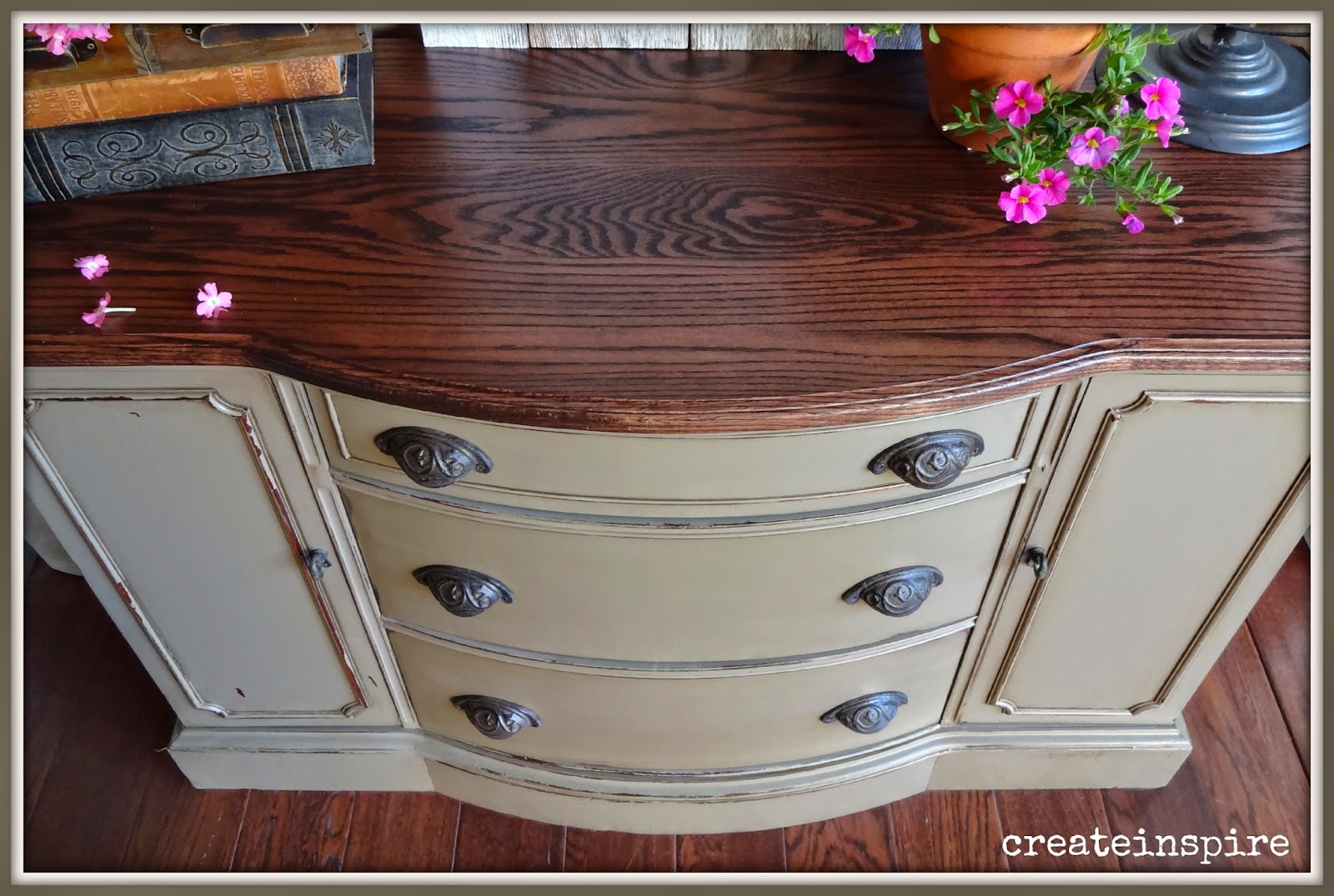 {createinspire} Bow Front Buffet in Coco