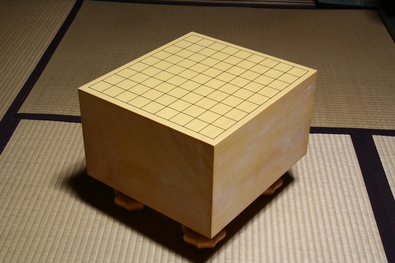 畳に置かれた将棋盤