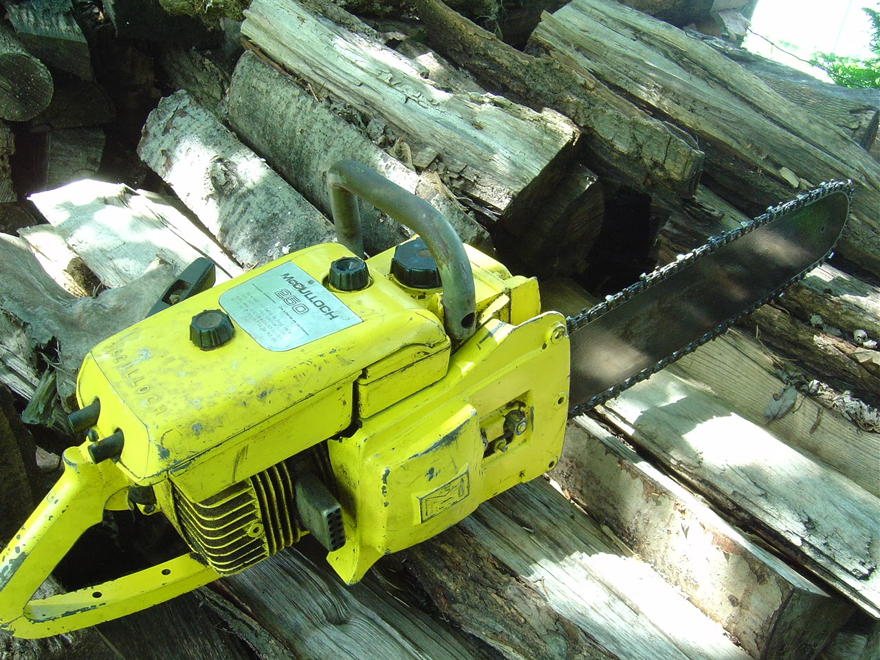 VINTAGE CHAINSAW COLLECTION MCCULLOCH 250