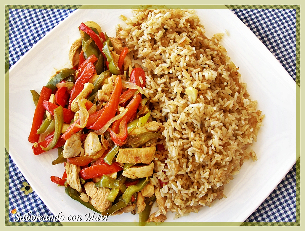Saboreando con Mavi Arroz frito con fajitas