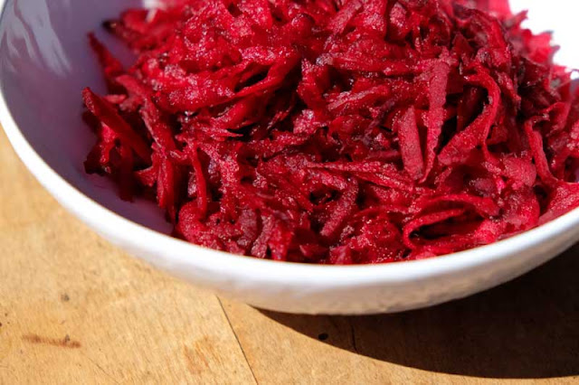 Rezepte & Blog: Essen bei Freunden: Mit Rote-Beete Rohkost gegen ...