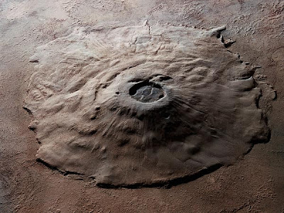 البركان اوليمبوس مونس على كوكب المريخ