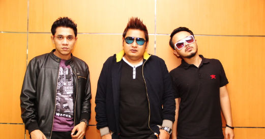 Download MP3 Full Album Lagu ST12 Terbaru Dan Terpopuler - Gelombang Musik