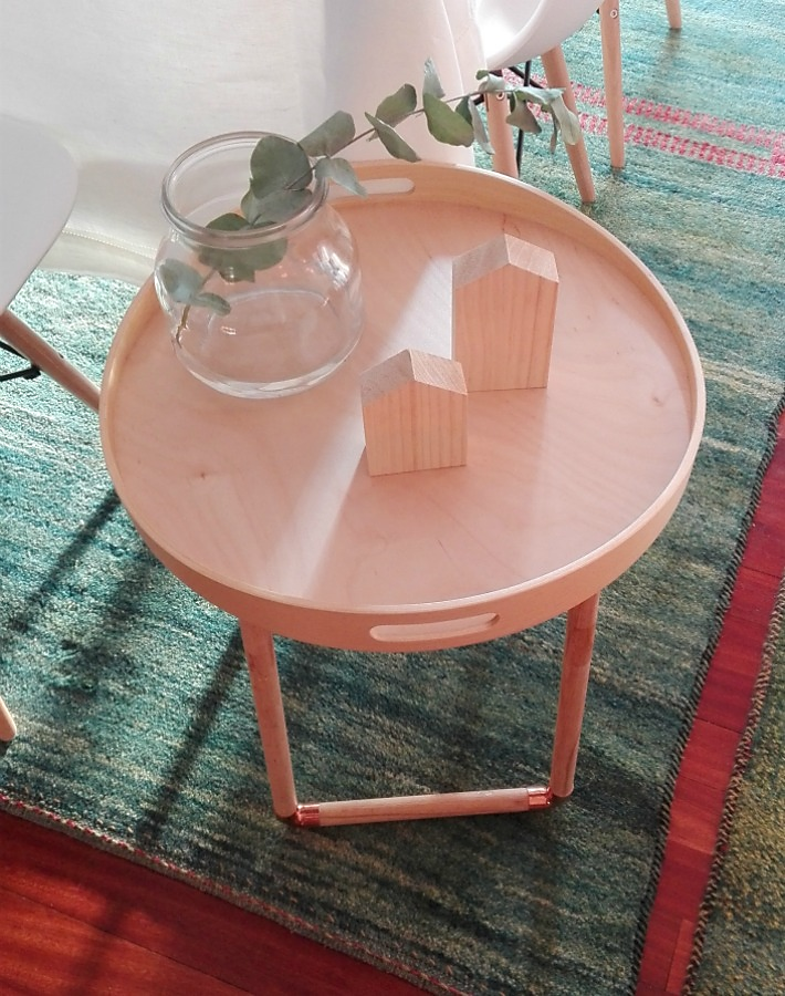 IKEAHACKERS bandeja SKALA en mesa ayudaadecorar.blogspot.com.es/