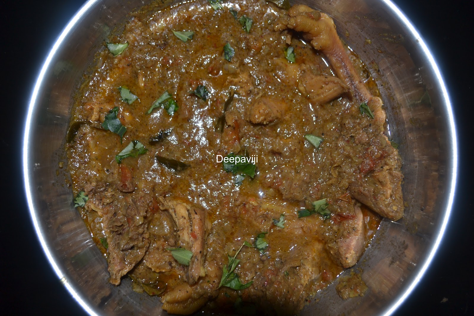 http://foodandbeyondfans.blogspot.com/2012/08/country-chicken-pepper-masalanattu.html