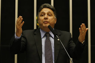 Garotinho, ex-governador do Rio, é preso pela PF