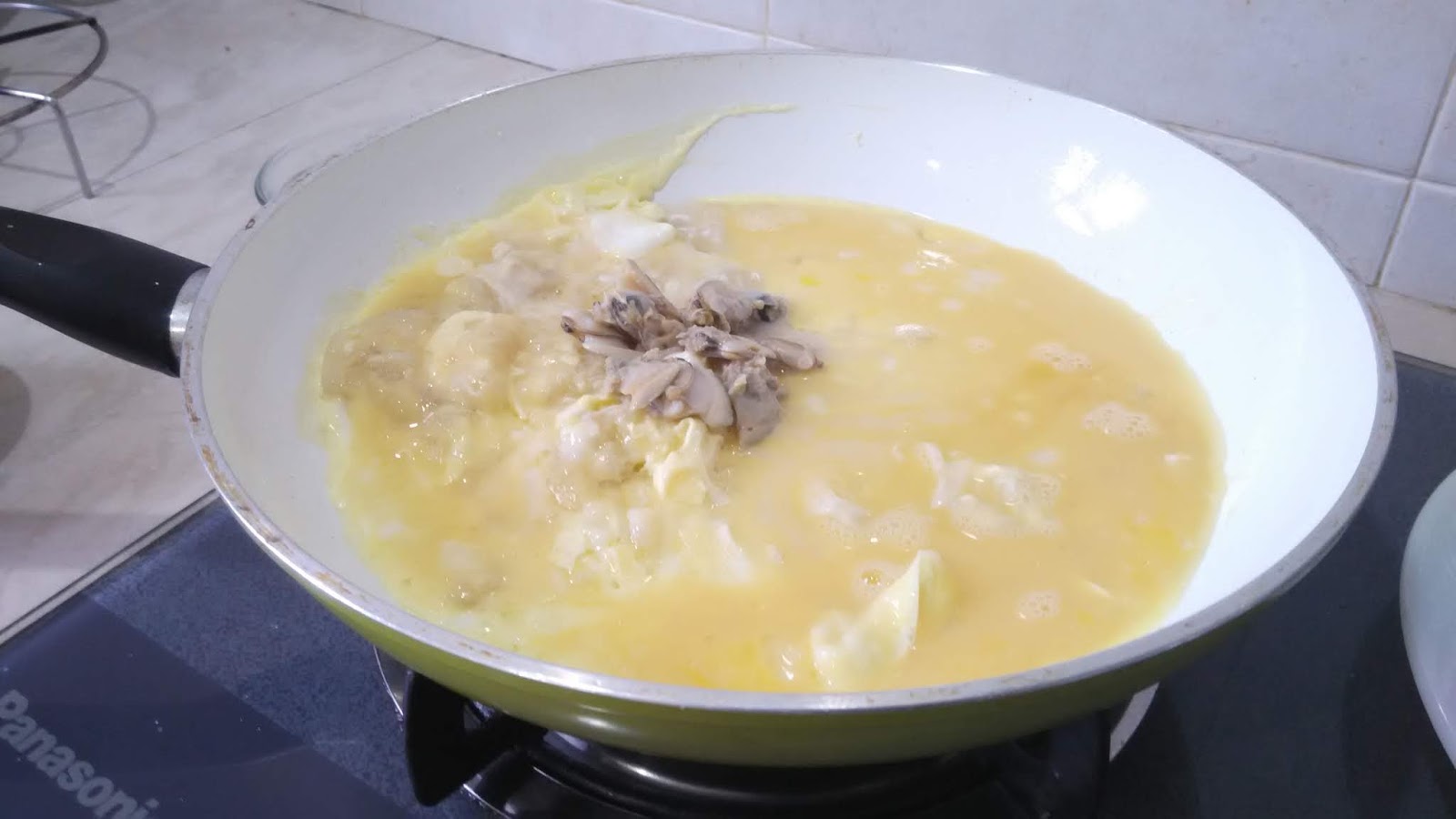 FRIED NECK CLAM OMELETTE