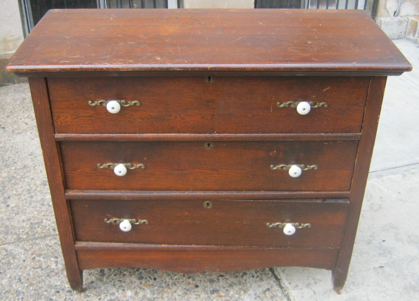 Uhuru Furniture & Collectibles Early 1900s Oak Dresser SOLD