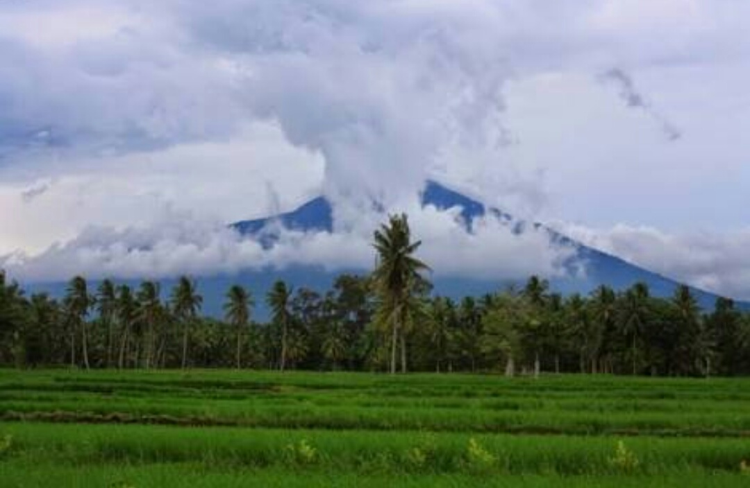 Pemandangan Puncak Gunung Tanggamus Memang Mempesona - wLampung