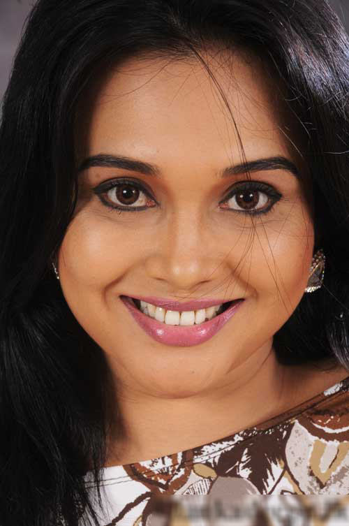Sri Lankan Actress Gayathri Dias