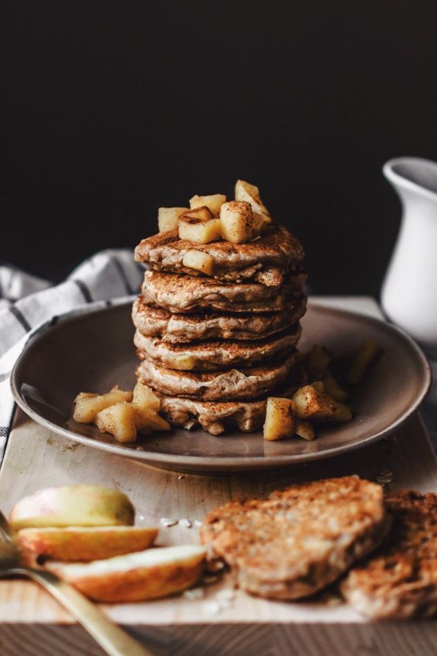 Apple Cinnamon Streusel Pancakes. Need more recipes? 20 Tasty And Nourishing, Yet Quick Vegan Breakfast Recipes Ideas vegan breakfast weightloss | vegan breakfast protein | vegan breakfast healthy easy | vegan breakfast recipe #breakfast #vegan #veganideas #tasty