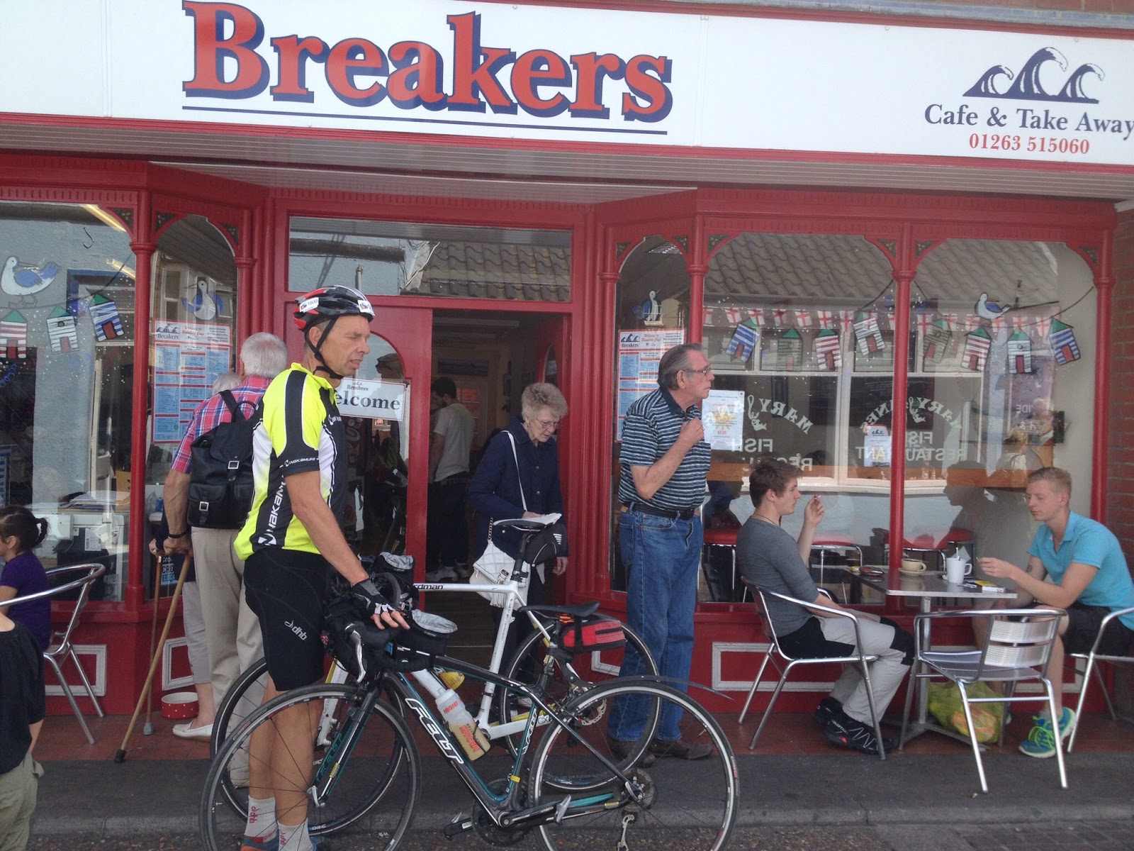 The Cake Crusader I do like to be beside the seaside (Breakers Cafe
