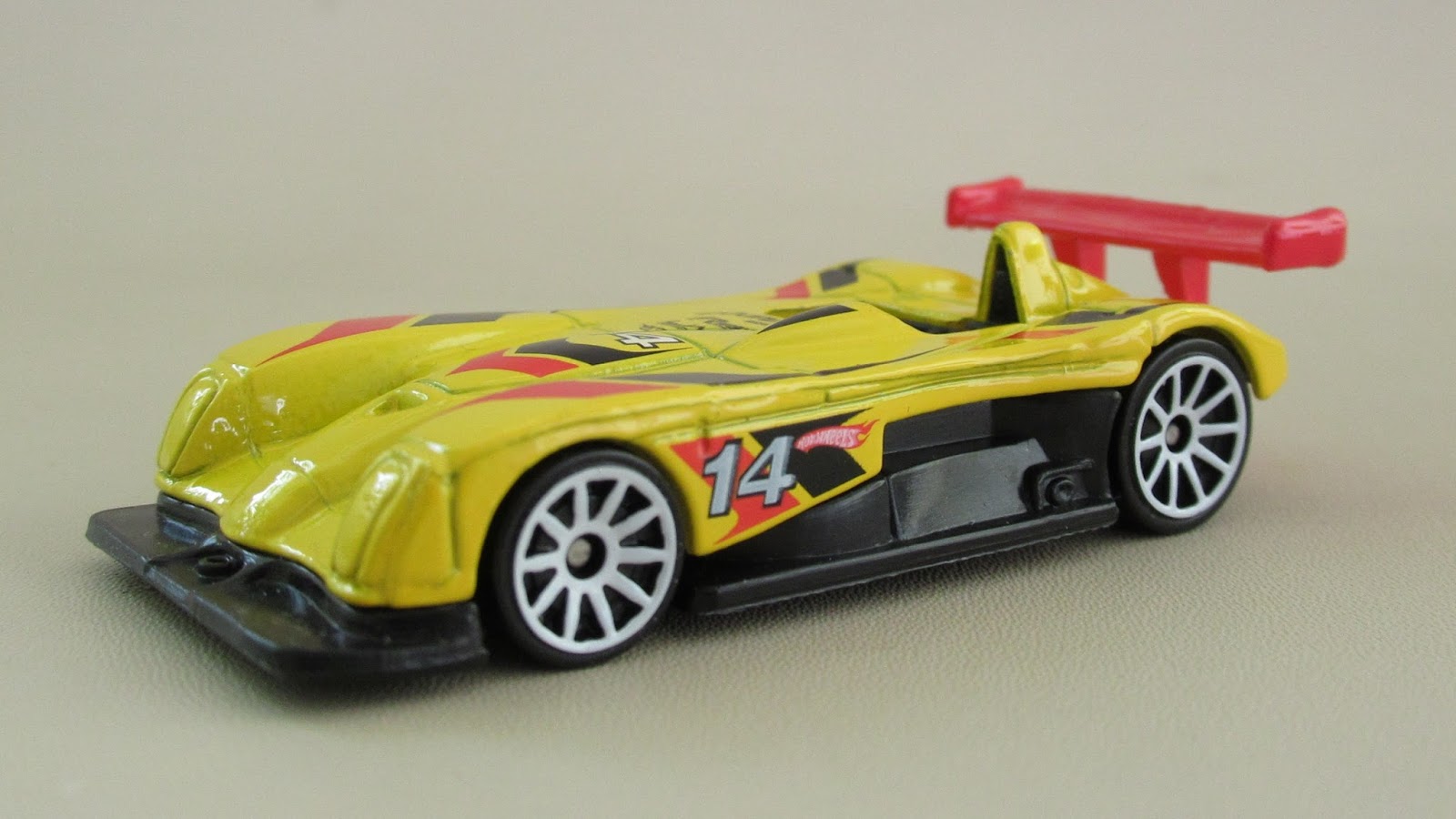 hot wheels panoz lmp 1 roadster