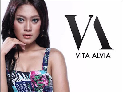  Vita Alvia yaitu salah satu penyanyi yang sukses di tahun  Download Kumpulan Lagu Vita Alvia mp3 Full Lengkap