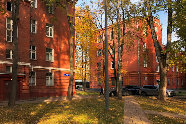 Верейская улица, жилые дома (общежития) – построены в 1939 году | Vereyskaya ulitsa, residential building (dormitory) – built in 1939