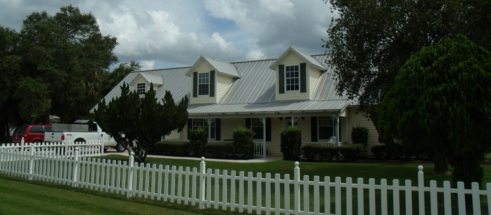 Casas de campo durante la ruta por la SR 78 Casas de campo durante la ruta por la SR 78