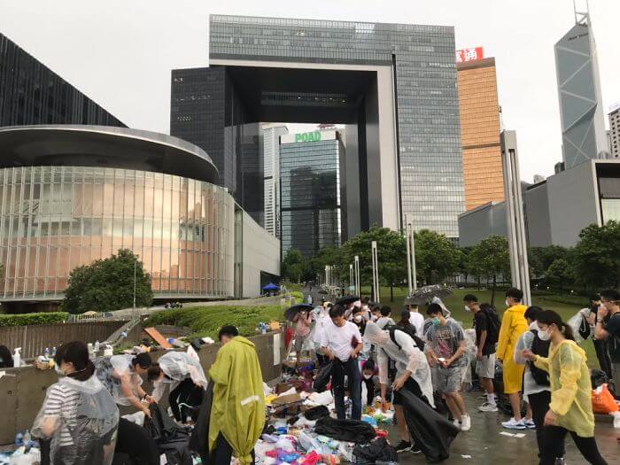 14 Powerful Photos Of The Massive Protests In Hong Kong That Depict People's Discipline And Respect 14 Powerful Photos Of The Massive Protests In Hong Kong That Depict People's Discipline And Respect