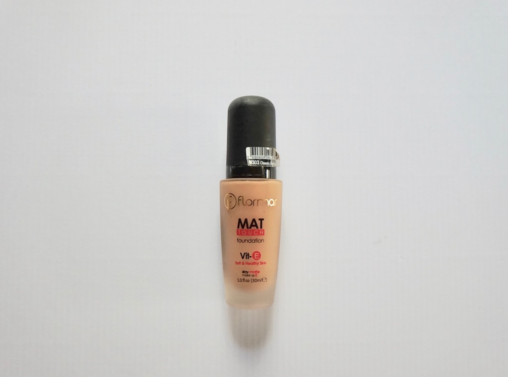 Flormar Mat Touch Foundation in M303 Classic Beige Review + Price + Swatch