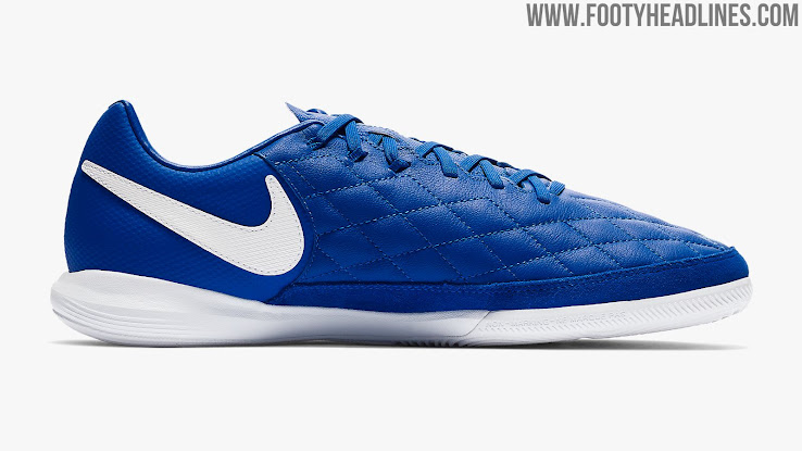 nike ronaldinho futsal shoes