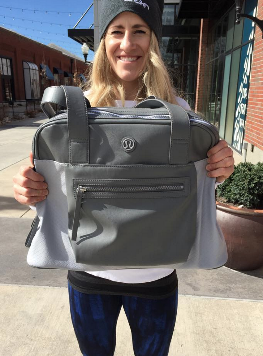 http://www.anrdoezrs.net/links/7680158/type/dlg/http://shop.lululemon.com/products/clothes-accessories/bags/Sweat-And-Go-Bag-Polyurethane?cc=14522&skuId=3590049&catId=bags