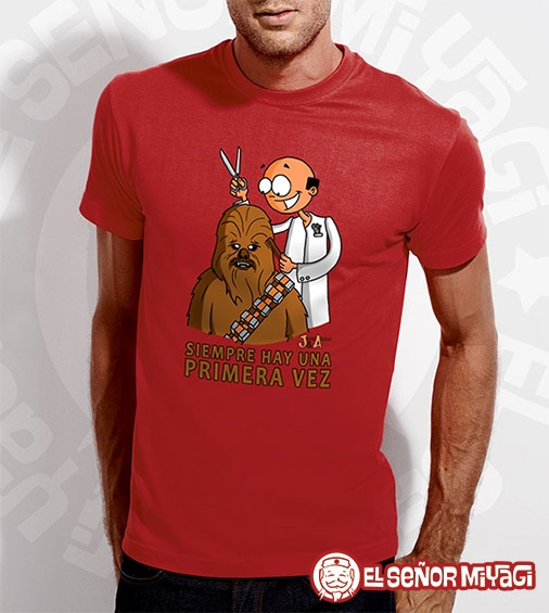 http://www.miyagi.es/camisetas-jandro-y-acevedo/Camiseta-Jandro-y-Acevedo-Chewbacca-roja