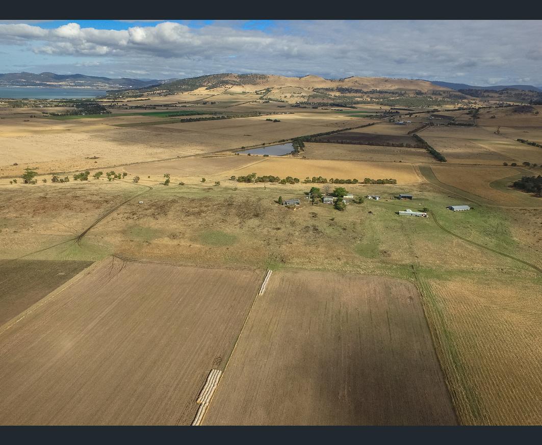 Gourmet on the Road Travelling, eating and drinking with Winsor Dobbin