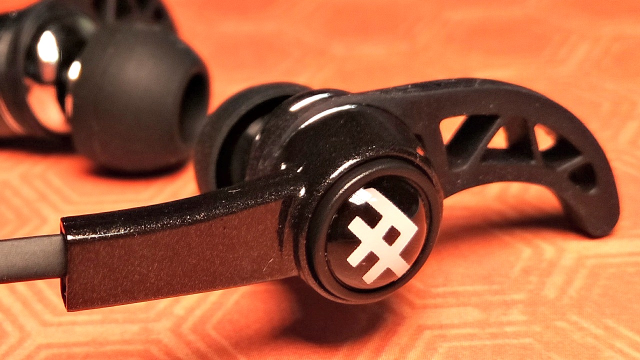 Bluetooth vs. Wired Headphones IT Nat