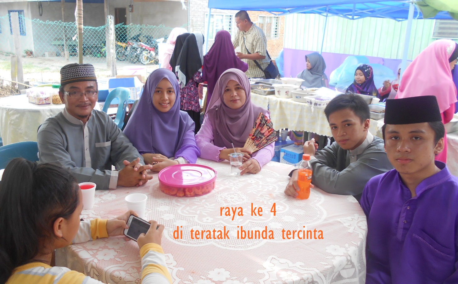 Gadis molek itu benarbenar penyelamatku