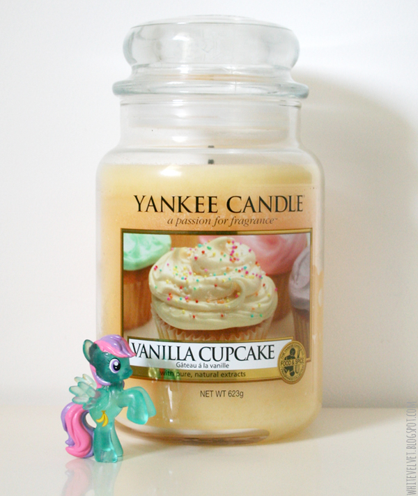 White Velvet Mes Yankee Candle 2 Vanilla Cupcake