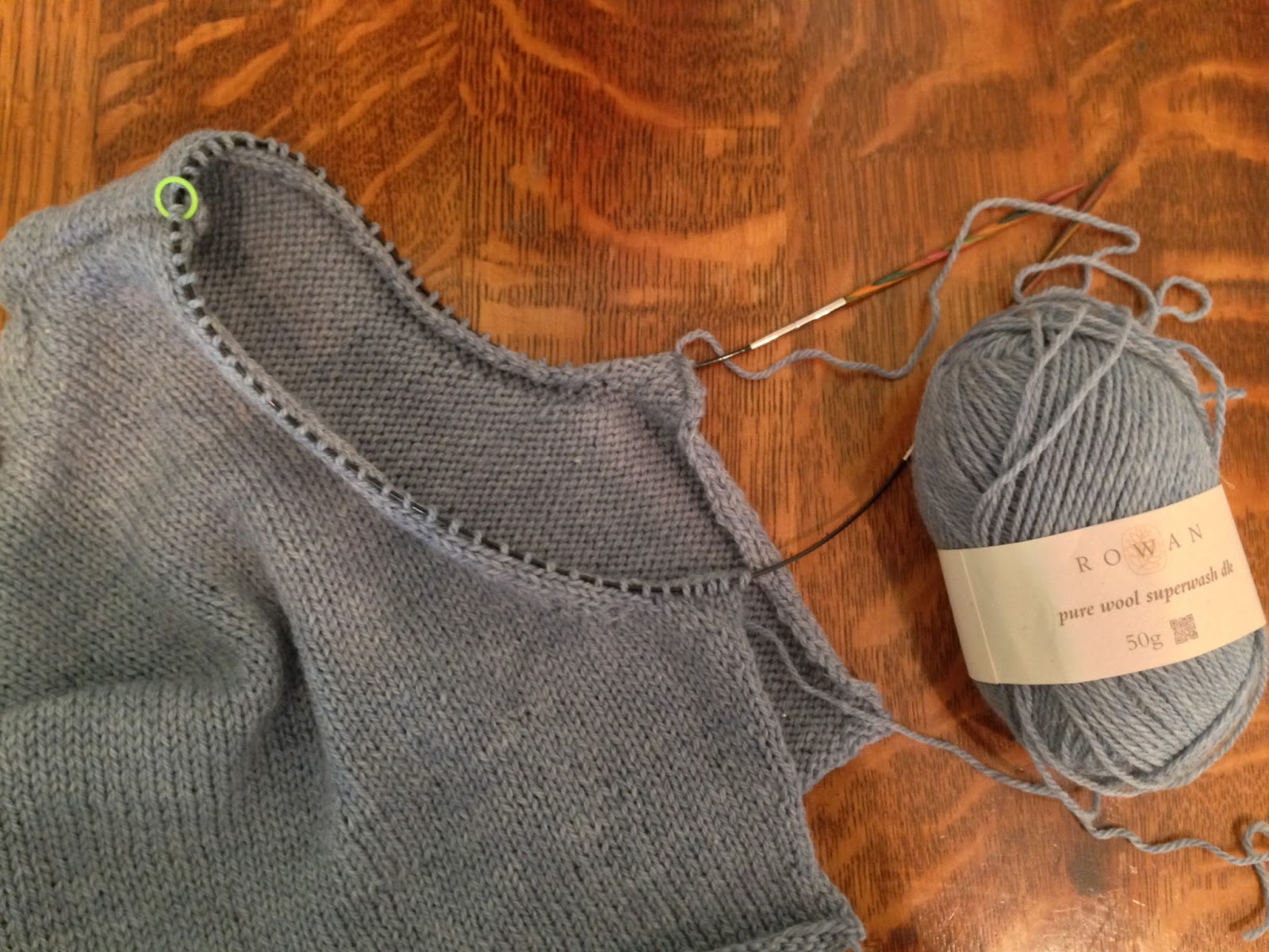 how to knit a setin, topdown sleeve Knitionary