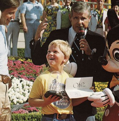 pablo schreiber wdw disney avenue a look back at walt disney world s first 10 pablo schreiber wdw disney avenue a look back at walt disney world s first 10